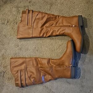 Basic brown boots, NEW